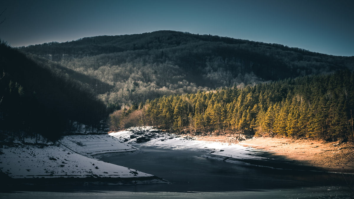 Lake Gozna in Văliug.