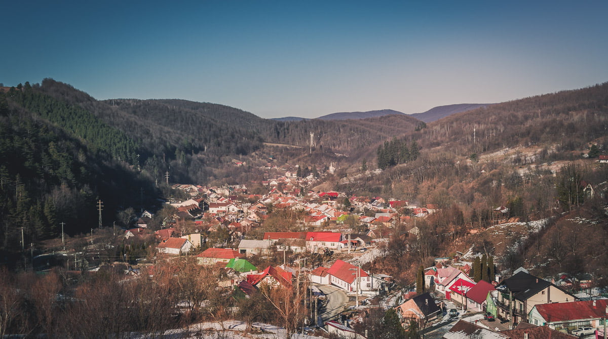 The commune of Văliug in the valley.