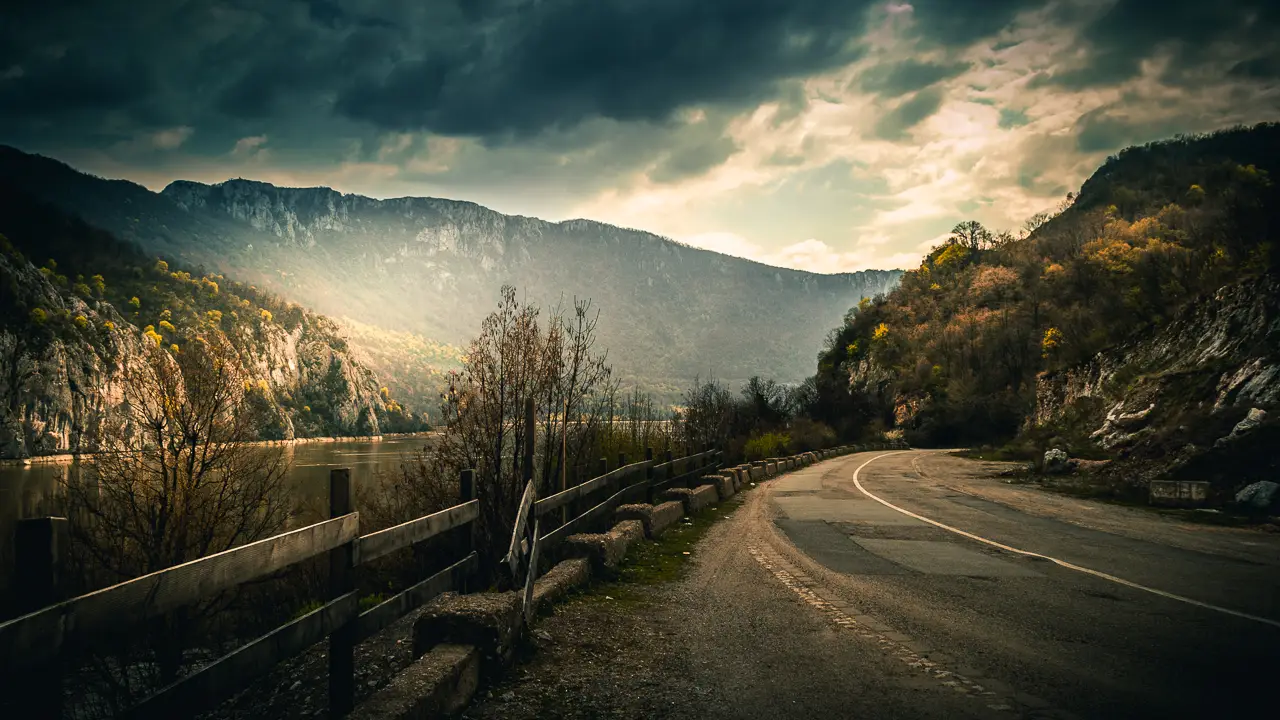 Road in the Iron Gates next to the Danube