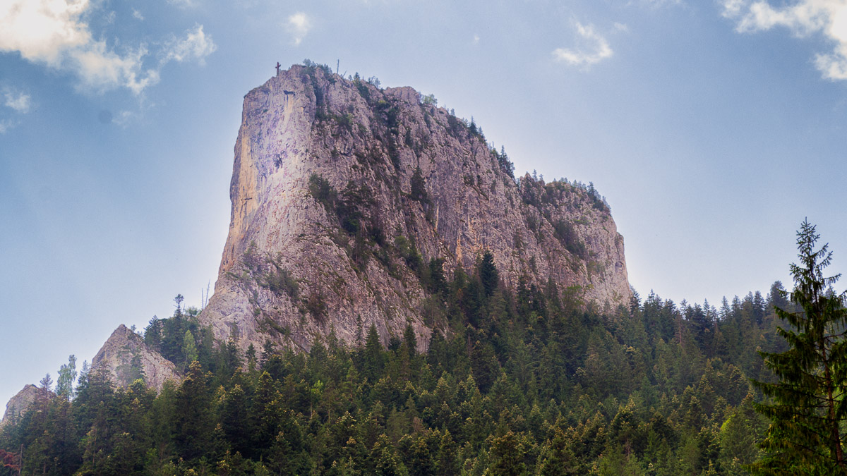 Close-up photo of the Piatra Altarului.