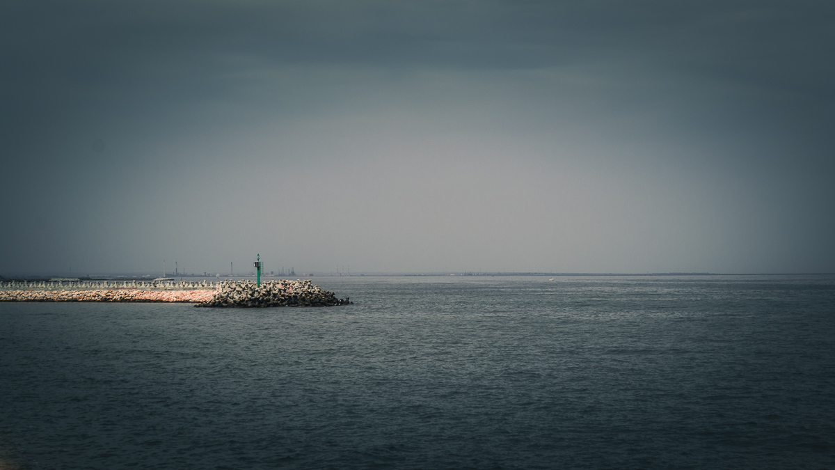 The Black Sea and the entrance into the port of Tomis.