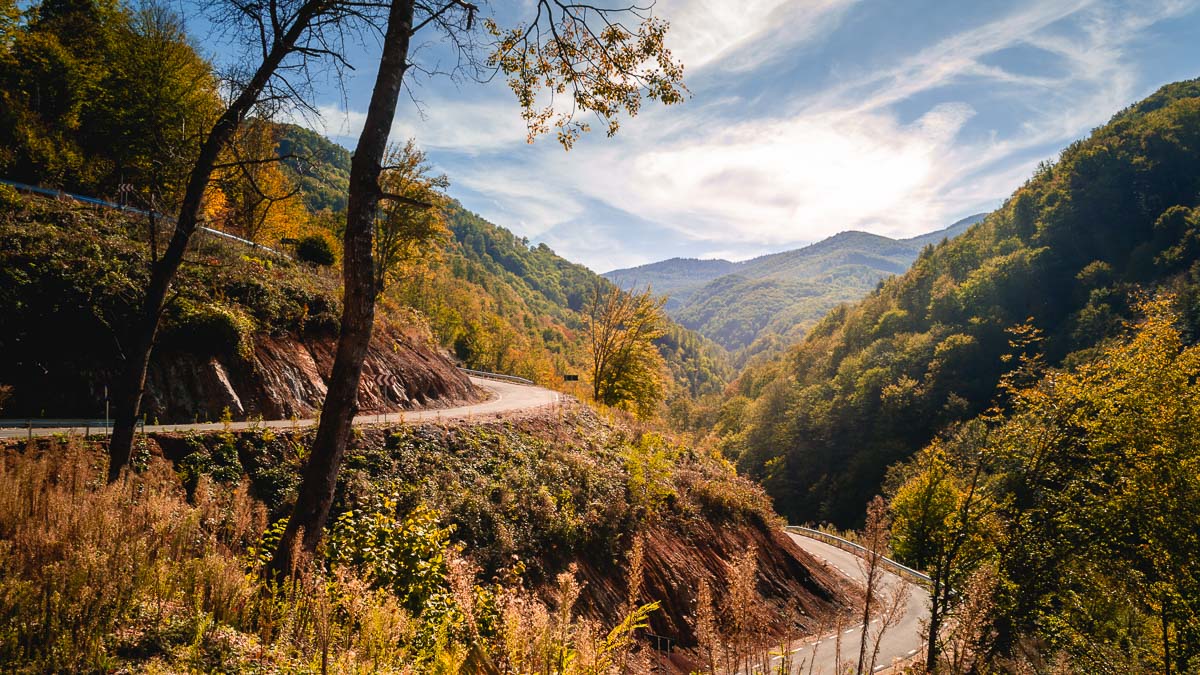 The mountains surrounding the Transluncani road.