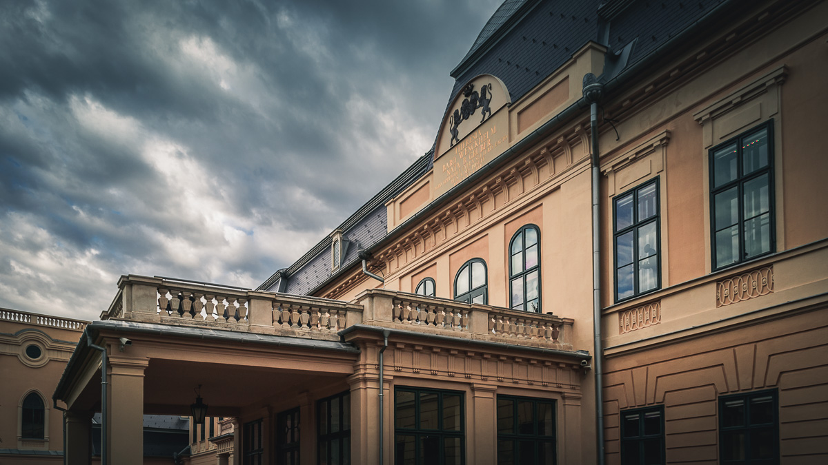 The castle's balcony.