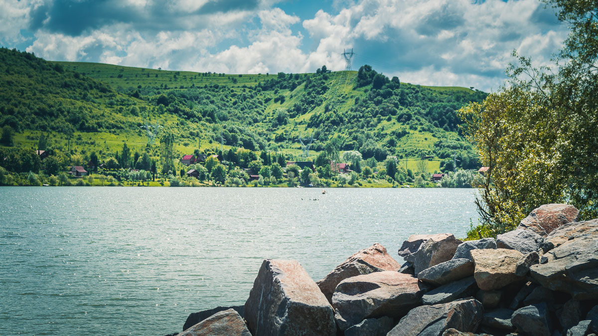 Lake Bezid in the summer.