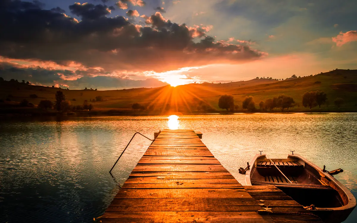 Lake Rugănești at sunset.