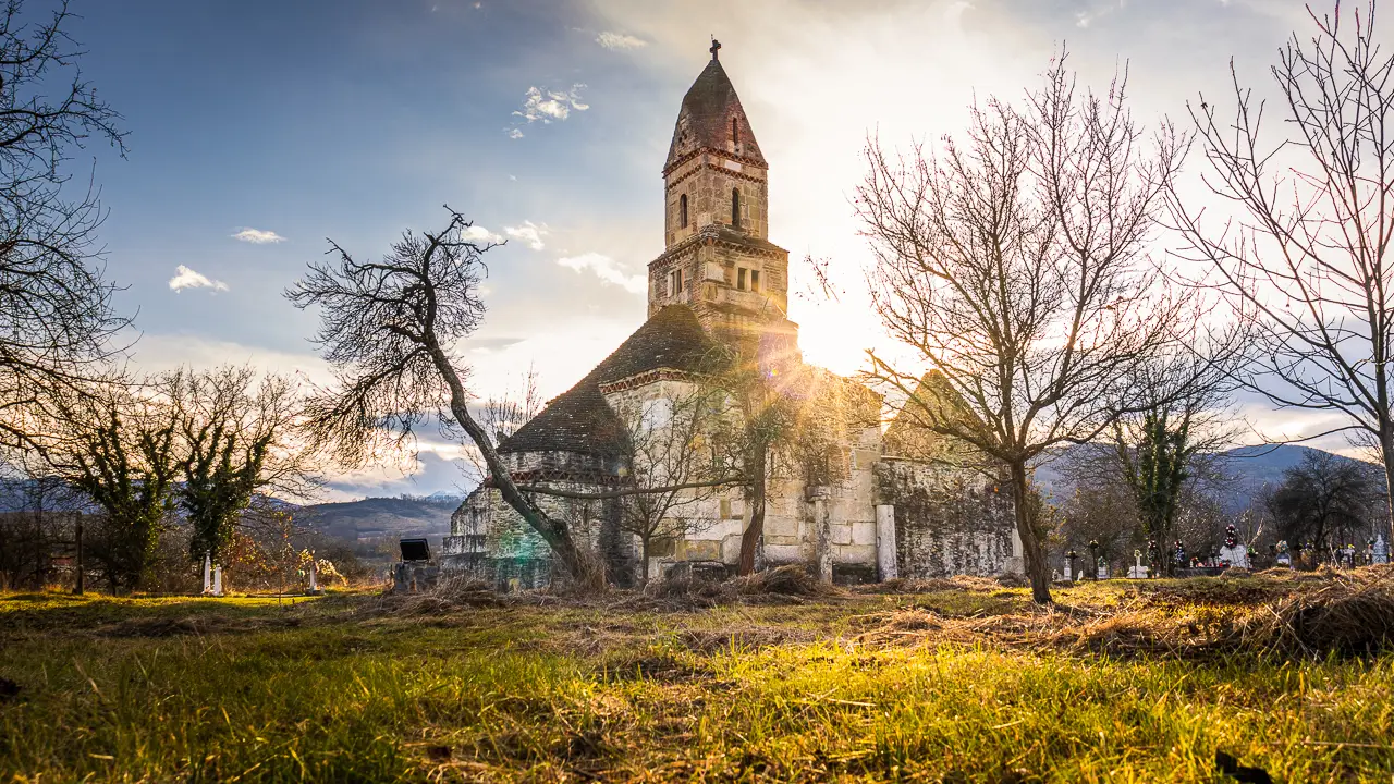 The old stone church in Densuș.