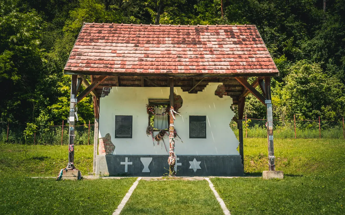 Bezid Memorial Park.