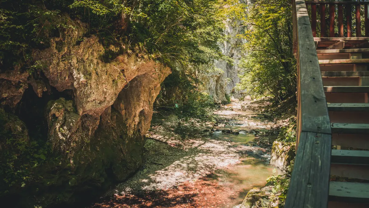 The Nera river in the small canyon.