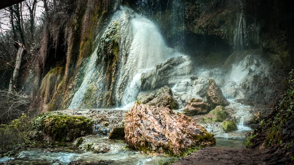 Close-up shot of the waterfall.