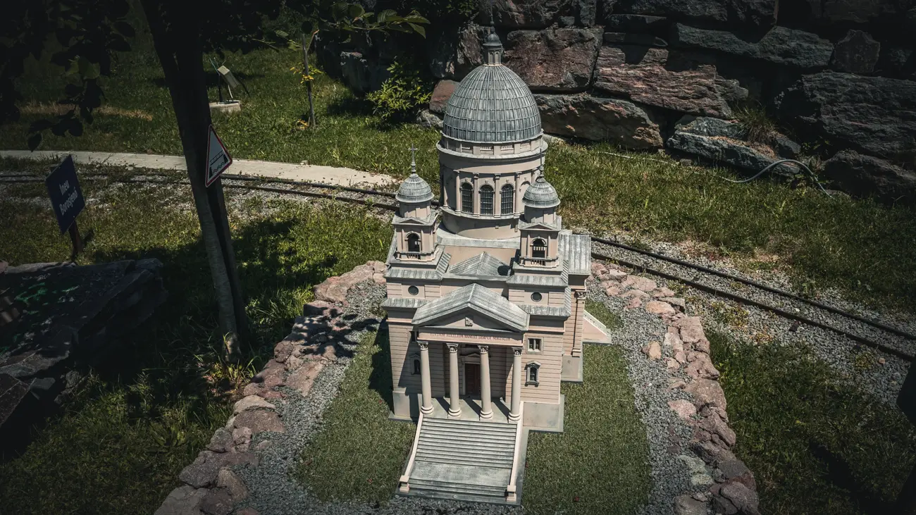 Mausoleum Church of Bobda.